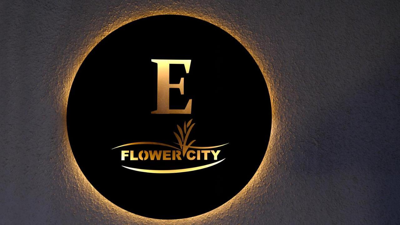 Апарт готель Flower City Suits Ялова Екстер'єр фото